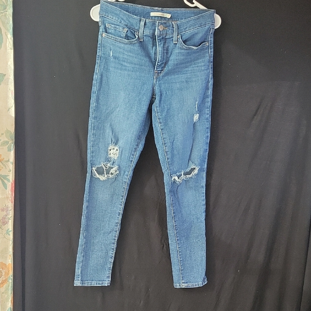 Levi's Women's Light Blue Ripped Skinny Jeans